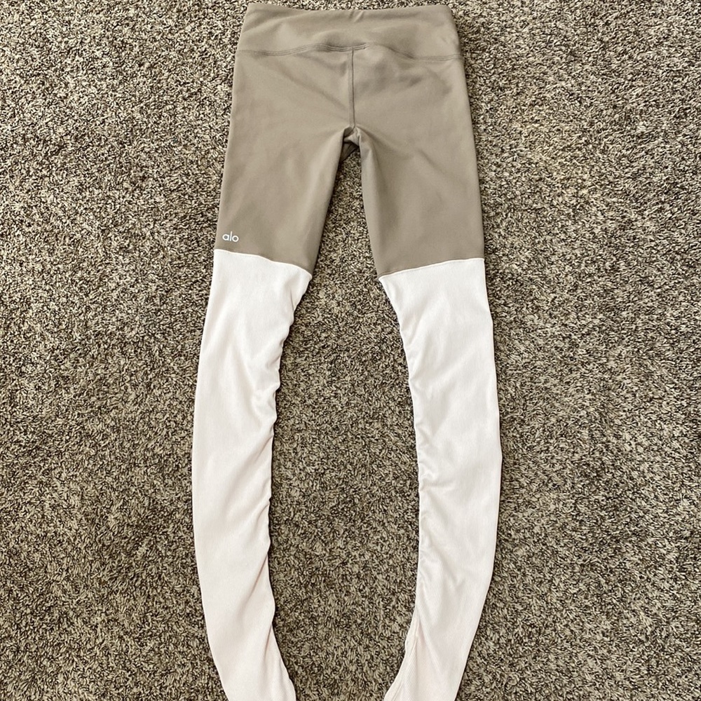 NEW Alo Yoga Two-Tone Leggings - Picture 7 of 9